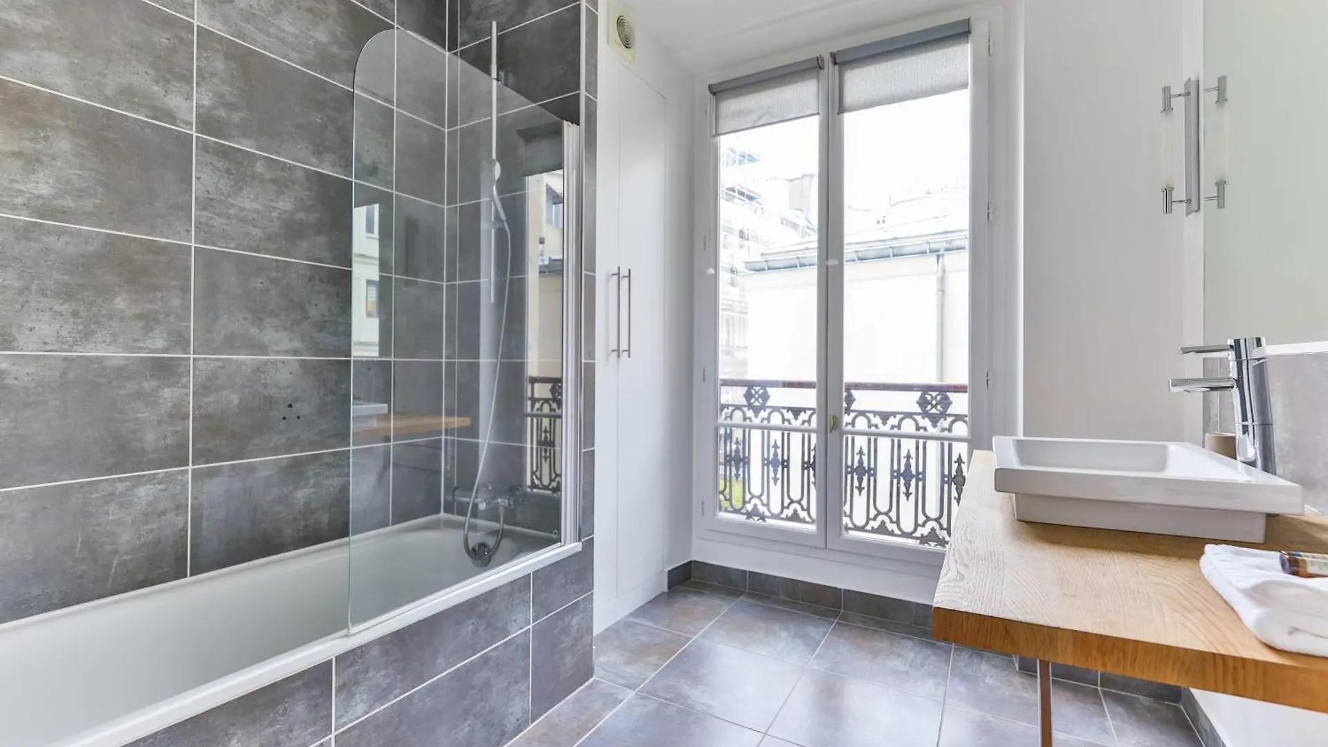 Διαμέρισμα Spacious Apt - 2Br-4P - Montmartre-Moulin Rouge Παρίσι Γαλλία